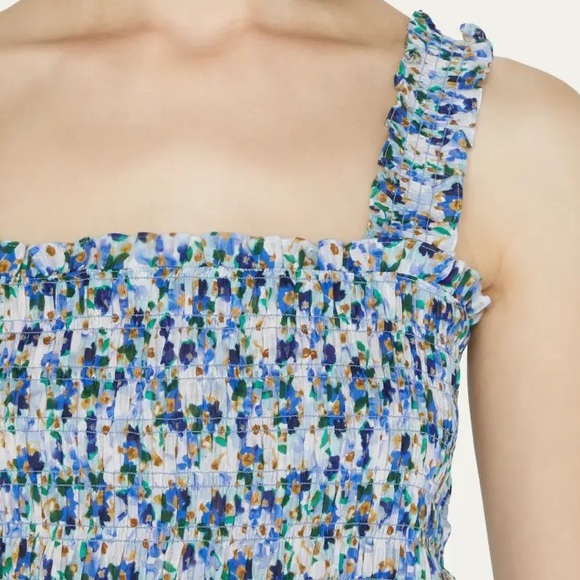 VERONICA BEARD
Averie Printed Smocked Cropped Tank Top - Picture 2 of 9